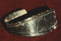 ring.jpg (82314 bytes)